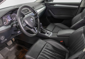 Подержанный автомобиль Skoda Superb Liftback 2017 года (10 фото)