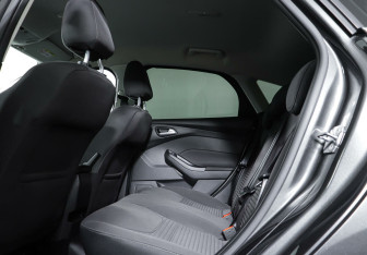 Подержанный автомобиль Ford Focus Hatchback 2018 года (18 фото)