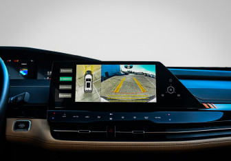 Подержанный автомобиль Changan UNI-K 2024 года (18 фото)