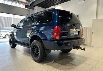 Подержанный автомобиль Dodge Durango 2005 года (6 фото)