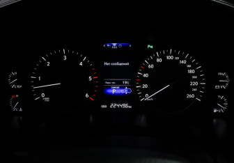 Подержанный автомобиль Lexus LX 2016 года (19 фото)