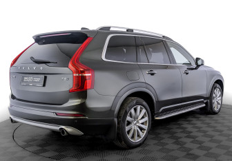Подержанный автомобиль Volvo XC90 2018 года (5 фото)
