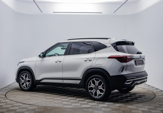 Подержанный автомобиль Kia Seltos 2020 года (7 фото)