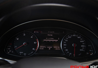 Подержанный автомобиль Audi Q7 2015 года (9 фото)