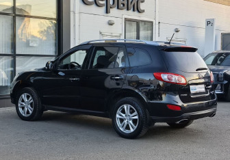 Подержанный автомобиль Hyundai Santa Fe 2011 года (7 фото)