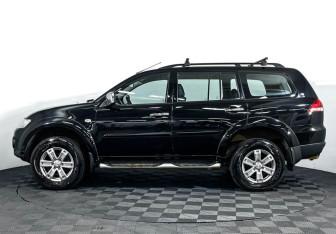 Подержанный автомобиль Mitsubishi Pajero Sport 2014 года (8 фото)