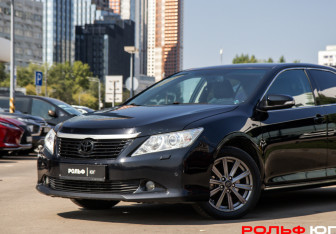 Подержанный автомобиль Toyota Camry Sedan 2013 года (15 фото)