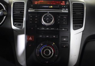 Подержанный автомобиль Kia Venga 2013 года (15 фото)