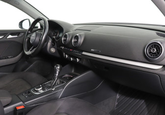 Подержанный автомобиль Audi A3 Hatchback 2016 года (9 фото)