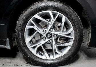 Подержанный автомобиль Hyundai Sonata 2020 года (15 фото)