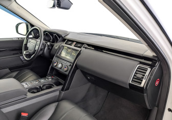Подержанный автомобиль Land Rover Discovery 2018 года (11 фото)