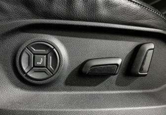 Подержанный автомобиль Volkswagen Touareg 2019 года (16 фото)