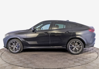 Подержанный автомобиль BMW X6 2020 года (8 фото)