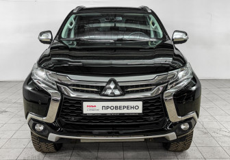 Подержанный автомобиль Mitsubishi Pajero Sport 2017 года (2 фото)
