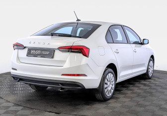 Подержанный автомобиль Skoda Rapid Liftback 2022 года (5 фото)