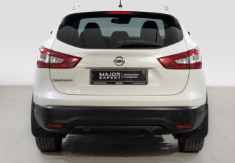 Подержанный автомобиль Nissan Qashqai 2014 года (6 фото)