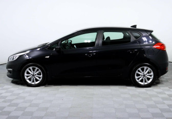 Подержанный автомобиль Kia Ceed Hatchback 2017 года (3 фото)