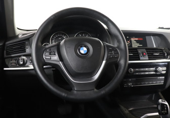 Подержанный автомобиль BMW X3 2016 года (18 фото)