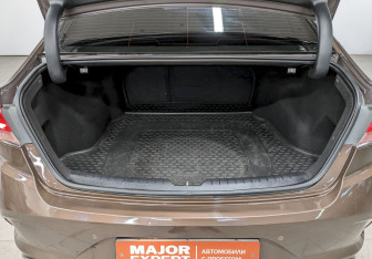 Подержанный автомобиль Hyundai Sonata 2019 года (10 фото)