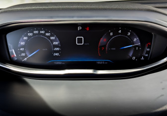 Подержанный автомобиль Peugeot 5008 Suv 2021 года (13 фото)