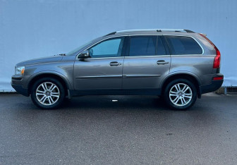 Подержанный автомобиль Volvo XC90 2011 года (8 фото)
