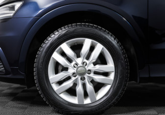 Подержанный автомобиль Audi Q3 2014 года (23 фото)