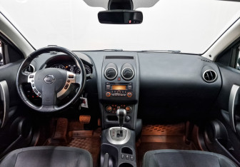 Подержанный автомобиль Nissan Qashqai 2013 года (14 фото)