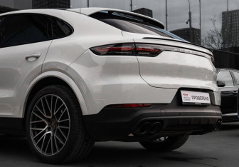 Подержанный автомобиль Porsche Cayenne 2020 года (8 фото)