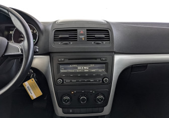 Подержанный автомобиль Skoda Yeti 2014 года (17 фото)