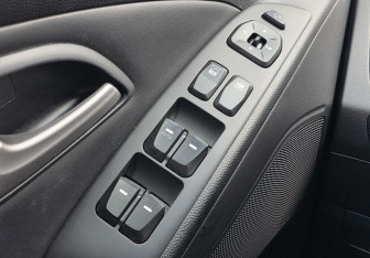 Подержанный автомобиль Hyundai ix35 2012 года (15 фото)