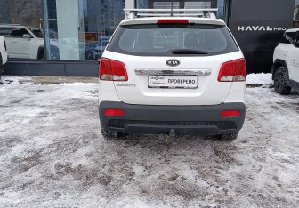 Подержанный автомобиль Kia Sorento 2012 года (6 фото)