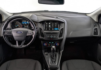 Подержанный автомобиль Ford Focus Wagon 2018 года (14 фото)