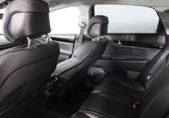 Подержанный автомобиль Genesis G80 2021 года (12 фото)