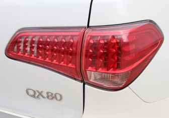 Подержанный автомобиль Infiniti QX80 2015 года (28 фото)