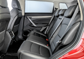 Подержанный автомобиль Geely Atlas Pro 2024 года (12 фото)