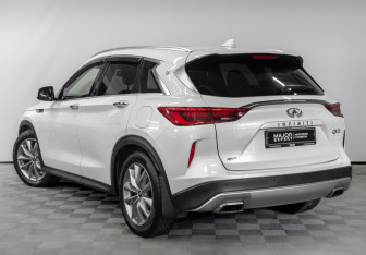 Подержанный автомобиль Infiniti QX50 2018 года (7 фото)