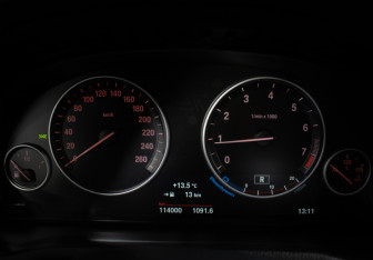 Подержанный автомобиль BMW X4 2017 года (10 фото)