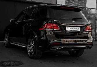 Подержанный автомобиль Mercedes-Benz GLE 2016 года (7 фото)