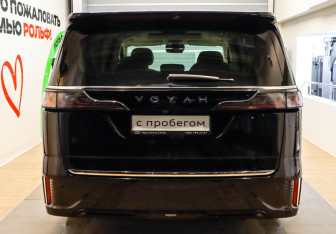 Подержанный автомобиль Voyah Dream 2023 года (5 фото)