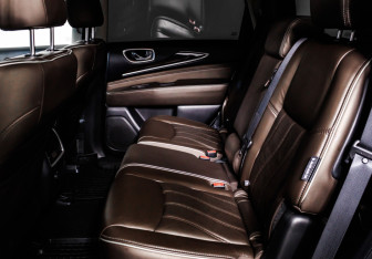 Подержанный автомобиль Infiniti QX60 2019 года (12 фото)