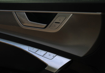 Подержанный автомобиль Audi A6 Sedan 2021 года (18 фото)
