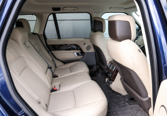 Подержанный автомобиль Land Rover Range Rover 2021 года (12 фото)