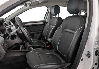 Подержанный автомобиль Renault Arkana 2021 года (20 фото)