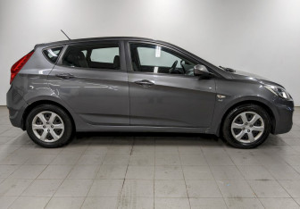 Подержанный автомобиль Hyundai Solaris Hatchback 2012 года (4 фото)