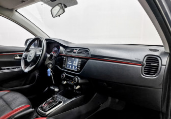 Подержанный автомобиль Kia Rio Sedan 2020 года (11 фото)