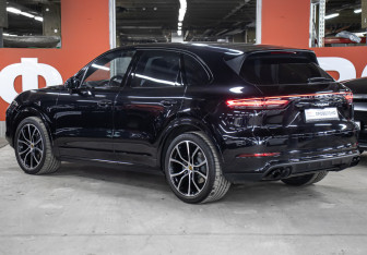 Подержанный автомобиль Porsche Cayenne 2021 года (7 фото)