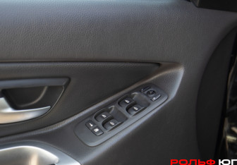 Подержанный автомобиль Volvo XC90 2009 года (22 фото)