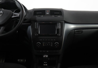 Подержанный автомобиль Skoda Yeti 2017 года (7 фото)