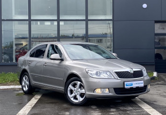 Подержанный автомобиль Skoda Octavia Liftback 2013 года (3 фото)