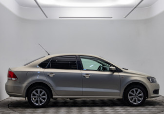 Подержанный автомобиль Volkswagen Polo Sedan 2013 года (4 фото)